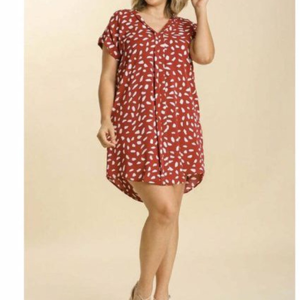 Umgee Dalmatian Print Short Folded Sleeve V-Neck … - image 1